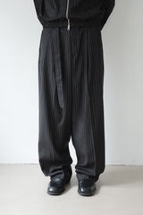 stripe belted slacks