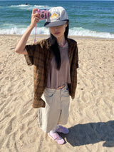 checkered short-sleeved shirt