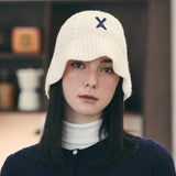 VA Applique Cable Knit Bucket Hat / Ivory