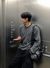 アーロンクロッピードピグメントリベットリンガーロングスリーブ