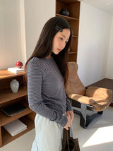Takan Stripe Round Long Sleeve Tee