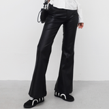 J.B. フェイクレザーブーツカットパンツ