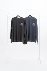 トライアングルピグメント長袖Tシャツ
