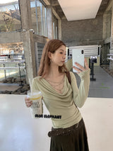 グリーンネックポイントVネックロングスリーブTシャツ