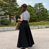 Flared knit skirt