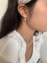 Mini pearl drop earrings