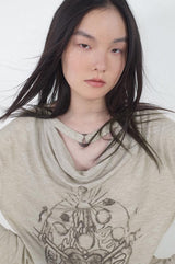 Long-sleeved T-shirt with a round neckline design