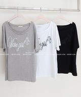 off-shoulder lettering boxy short-sleeved T-shirt