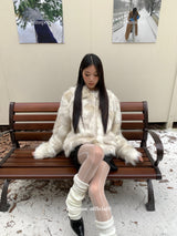 Ivory Fox High-Sleeved Collar Jacket