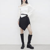 アヌオフショルダーバックルtシャツ
