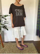 Monog off-shoulder T-shirt (2color)