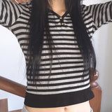 オーデルストライプボタンクロップドフーディドTシャツ
