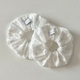 FLOWER LACE SCRUNCHIE