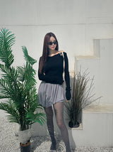 Uncut strap ribbed long-sleeved top