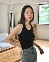 Uma sleeveless