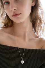 Floral pattern vintage heart long necklace
