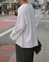 BSTUDIOS_30's LOOSE NECK TEE