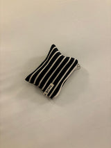 Mono ribbed stripe flat pouch - black , S size