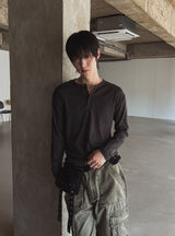 デリマッスルフィットヘンリーネック長袖Tシャツ