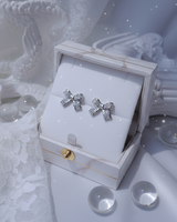 [IVE Leeseo Necklace] デリケートボウピアス - Silver Color