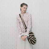 Stripe sling bag_brown