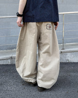 トレビアルパッチバルーンチノパンツ