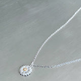 Bloom Daisy Necklace