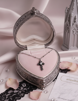 [NMIXX Haewon Necklace] ノクターンゴシッククロスカラーボーンネックレス (ステンレス)