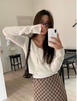 Creamy V-neck cardigan