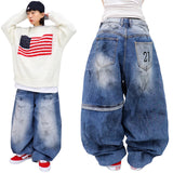 色褪せしないワイドなデニムパンツ