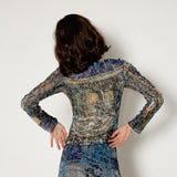 SHEISSHE/PRINTED PLEATED T-SHIRTS
