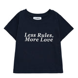 'LESS RULES MORE LOVE' クロップドTシャツ ネイビー/ホワイト [WOMAN]