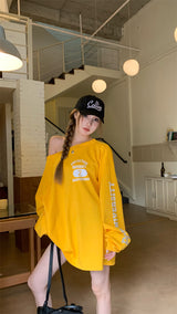 Boxy loose fit off-shoulder sweatshirt