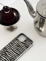 【MADE】 Kitsch Zebra phonecase (beige)