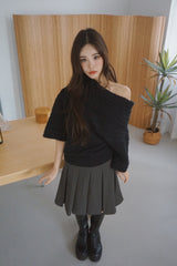 Chic black unbalanced off-shoulder knitwear