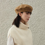 VARZAR Cursive Logo Wool Beret / Camel