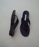 Simple flip-flop_black