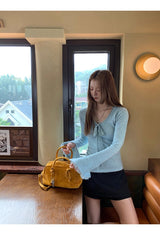 スカイVネックレースボーロングスリーブTシャツ