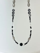 メードアクアブラックネックレス
