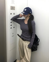 マロンUネックリブストライプTシャツ
