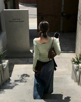 Rail Off Wide U-Neck T-Shirt