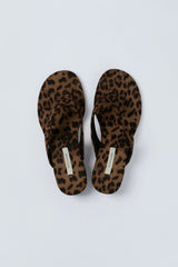 Simple flip-flop_leopard