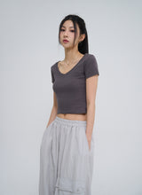 [U-BASIC] Soft cotton V-neck cropped T-shirt
