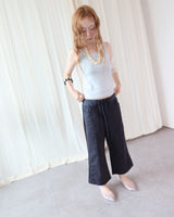 STEP BUTTON CROPPED PANTS