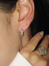 ジッパーピアス