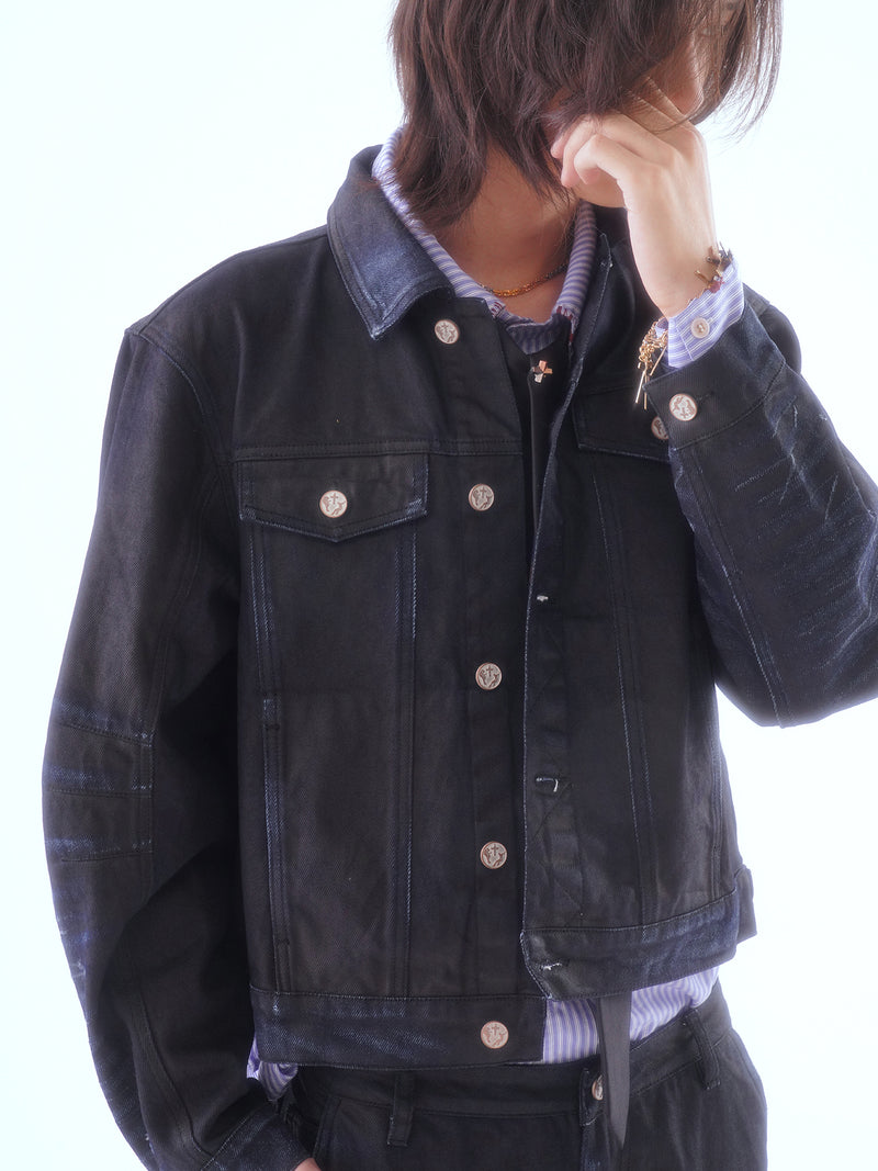 COATED KNIFE-SCRAPED HAND-WIPED DISTRESSED DENIM JACKET