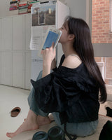 Shu hood lace blouse
