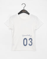 ケイナインスリムフィットナンバープリントショートスリーブTシャツ