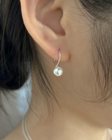 Sunday pearl earring (silver)