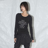 "We Makes Trouble" ログスリーブTシャツ (ブラック) F25QB099